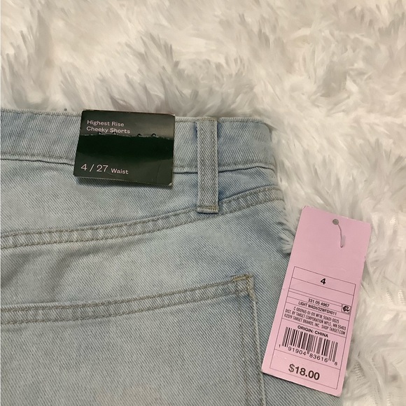 NWT Ladies Highest Rise Cheeky Jean cut off Shorts in size 4/27 waist - Picture 4 of 6